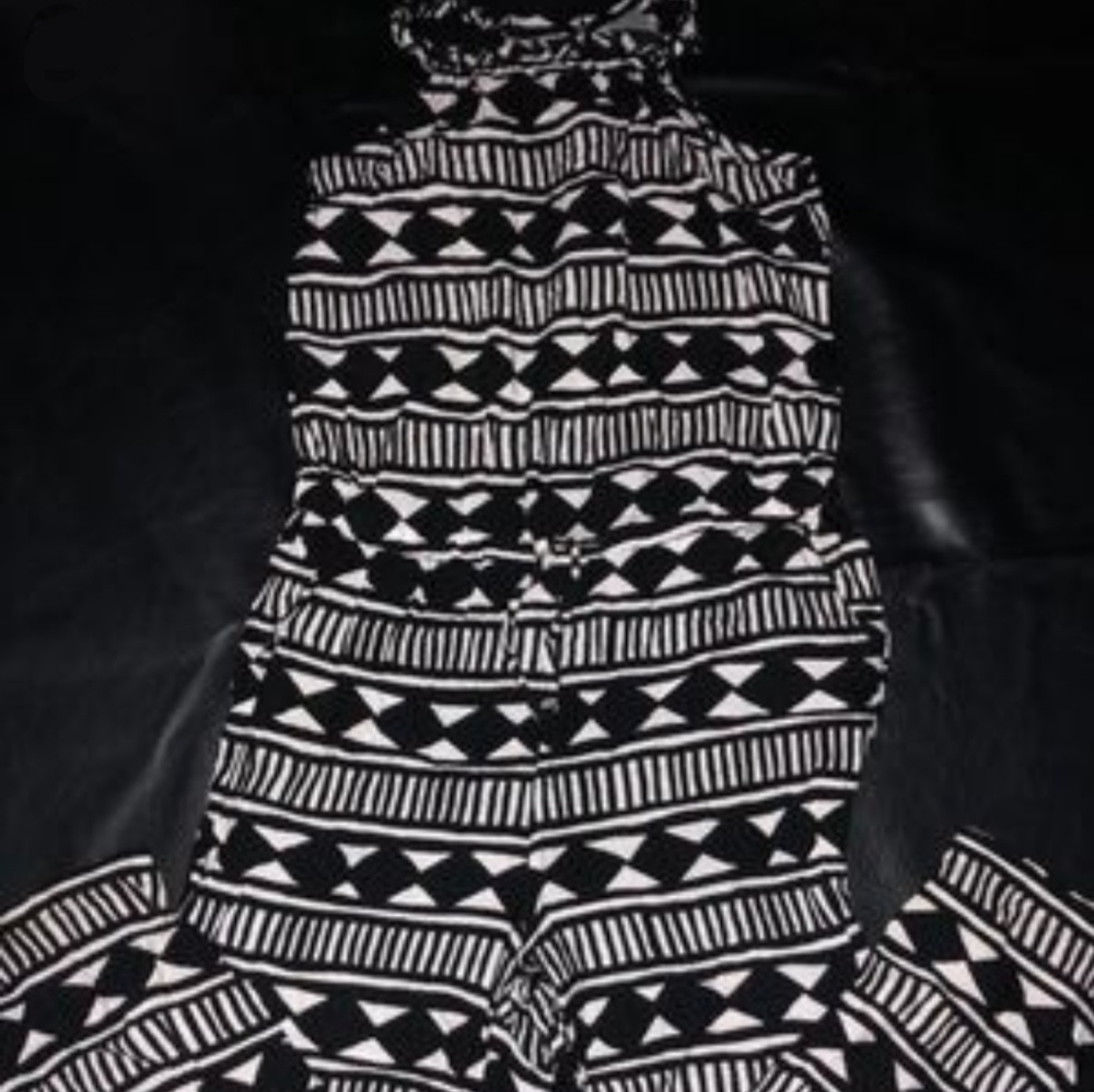 Black and white girls jumper